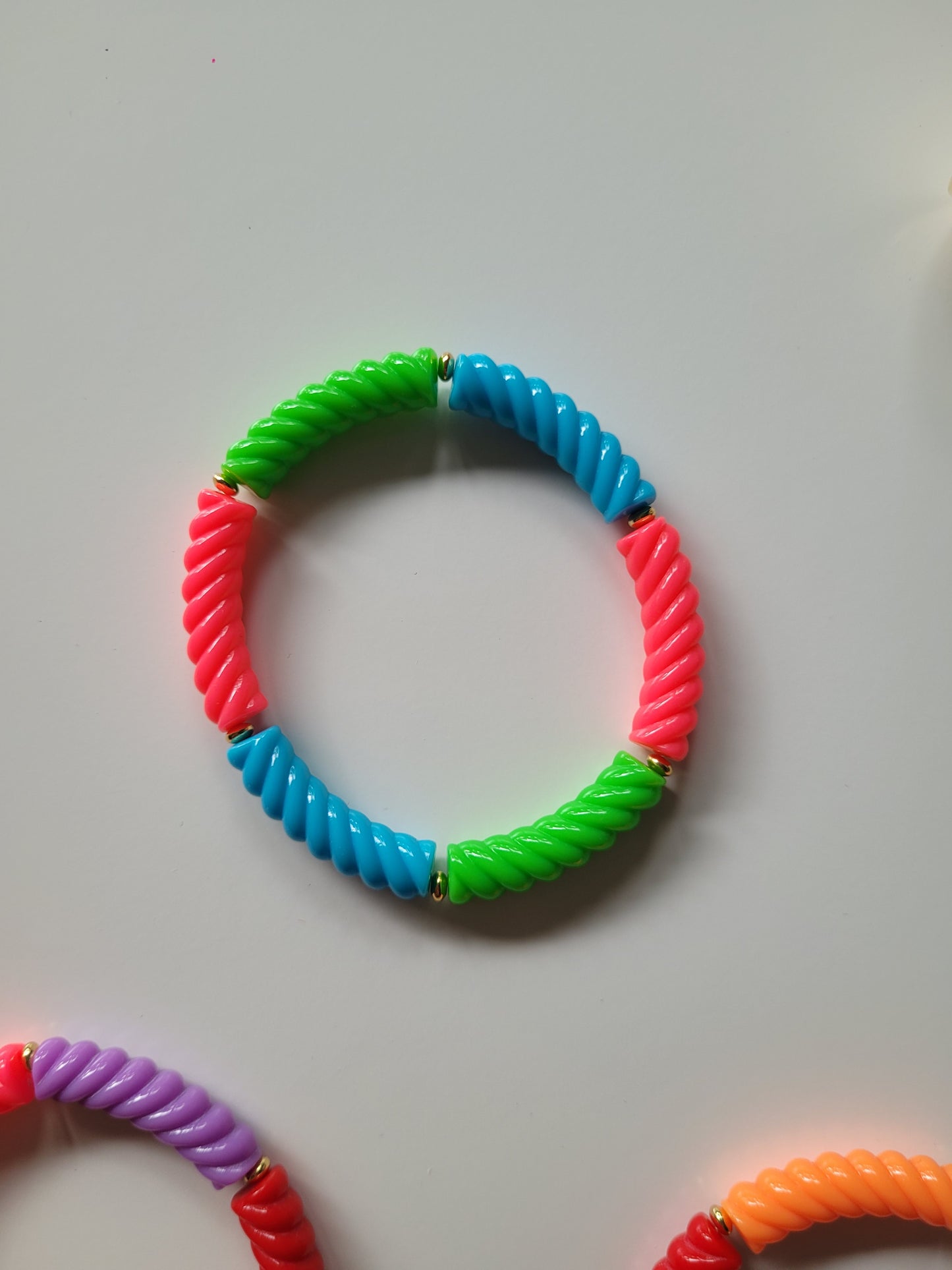 Ribbelarmbandjes met klein goud