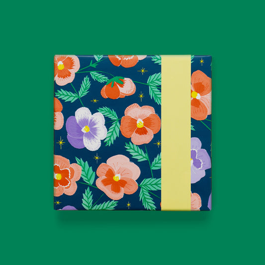 Inpakpapier geel met viooltjes