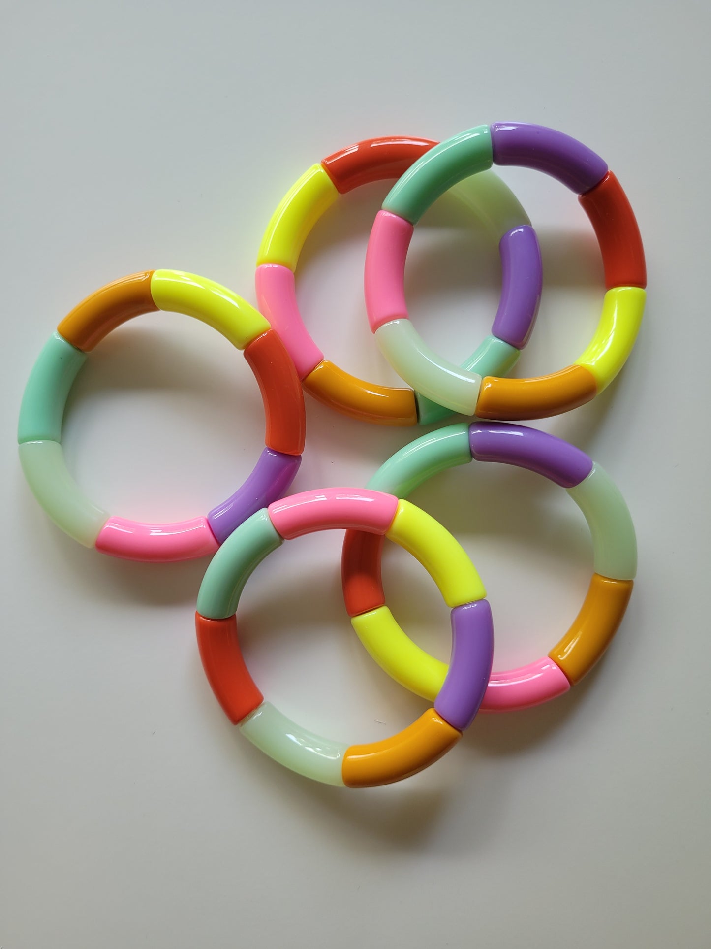 Vrolijke armbanden kleurenset 1