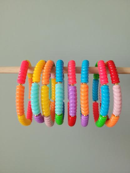 Ribbelarmbandjes met klein goud