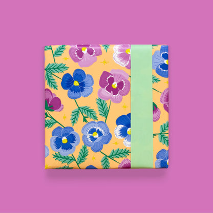 Inpakpapier mint met viooltjes