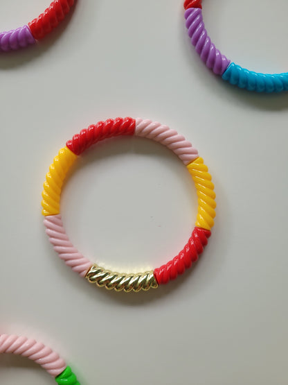 Ribbelarmbandjes met rood