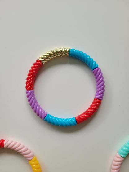 Ribbelarmbandjes met rood