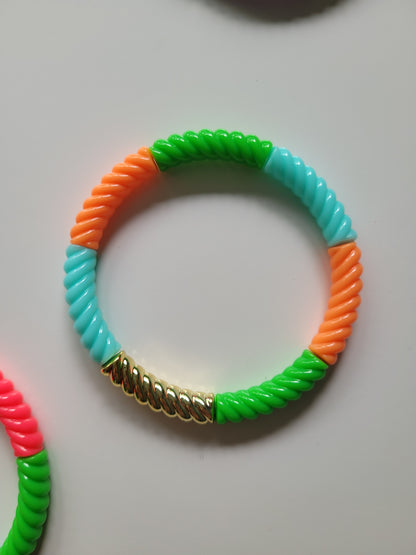 Ribbelarmbandjes in frisse kleuren